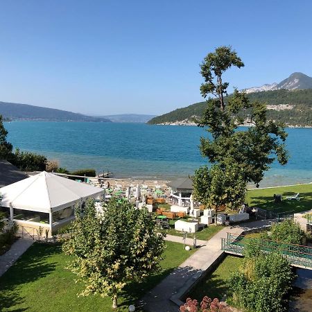 Logement atypique avec vue unique panoramique sur le lac d’Annecy, dans une résidence avec plage et ponton privée sur la commune de Duingt  Exterior foto