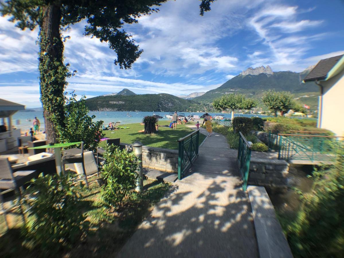 Logement atypique avec vue unique panoramique sur le lac d’Annecy, dans une résidence avec plage et ponton privée sur la commune de Duingt  Exterior foto